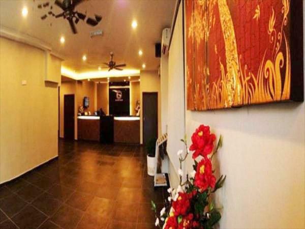 Golden Court Hotel - Tun Abdul Razak Джохор Бахру Екстериор снимка