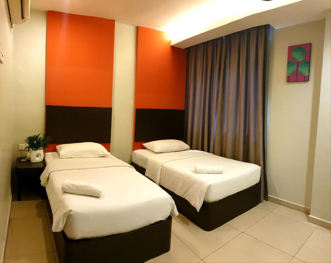 Golden Court Hotel - Tun Abdul Razak Джохор Бахру Екстериор снимка